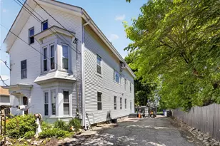 34 Appleton Ave, Pawtucket, RI 02860 - Photo 4