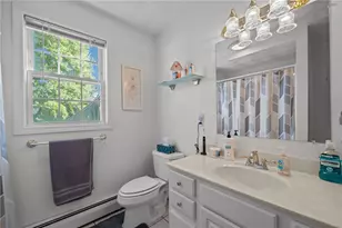 40 Conanicus Rd, Narragansett, RI 02882 - Photo 26