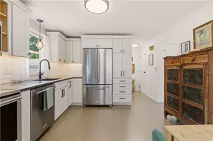 13 Tilley Ave, Newport, RI 02840 - Photo 10