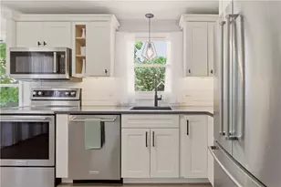 13 Tilley Ave, Newport, RI 02840 - Photo 30