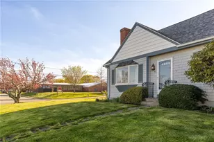 95 Douglas Ave, Portsmouth, RI 02871 - Photo 2