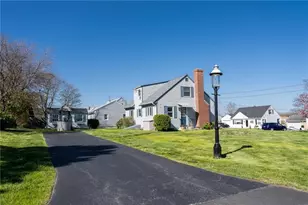 95 Douglas Ave, Portsmouth, RI 02871 - Photo 4