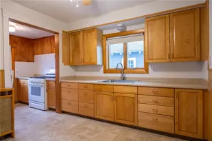 28 Rosewood Ave, Cranston, RI 02905 - Photo 26