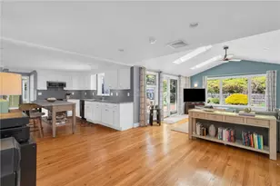 6 Driftwood Dr, Barrington, RI 02806 - Photo 4
