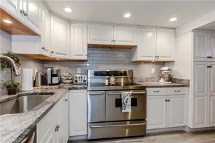 24 Columbus Blvd, Cranston, RI 02910 - Photo 32
