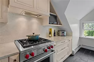 127 Harrison Ave, Newport, RI 02840 - Photo 32