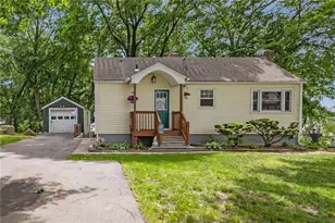 1223 Cumberland Hill Rd, Woonsocket, RI 02895 - Photo 36