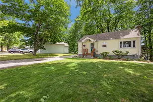 1223 Cumberland Hill Rd, Woonsocket, RI 02895 - Photo 38