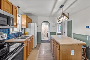 1223 Cumberland Hill Rd, Woonsocket, RI 02895 - Photo 12