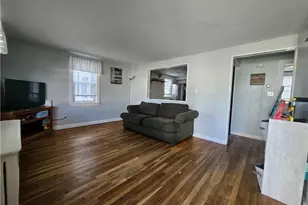 11 Jones Ave, Pawtucket, RI 02861 - Photo 8
