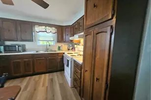11 Jones Ave, Pawtucket, RI 02861 - Photo 12