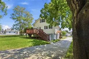 865 Pontiac Ave, Cranston, RI 02910 - Photo 36