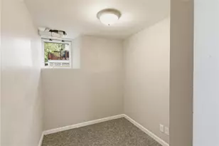 865 Pontiac Ave, Cranston, RI 02910 - Photo 32