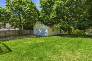 865 Pontiac Ave, Cranston, RI 02910 - Photo 34