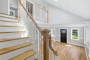 5 Thayer Pl, Warwick, RI 02888 - Photo 18