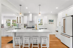 1144 Narragansett Blvd, Cranston, RI 02905 - Photo 10