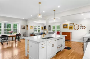 1144 Narragansett Blvd, Cranston, RI 02905 - Photo 16