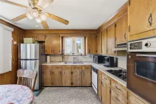 129 Dewolf Ave, Bristol, RI 02809 - Photo 6