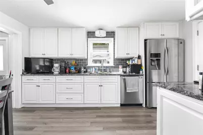 27 Pike Street, West Warwick, RI 02893 - Photo 8