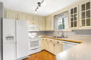 28 Eveready Ave, Bristol, RI 02809 - Photo 12