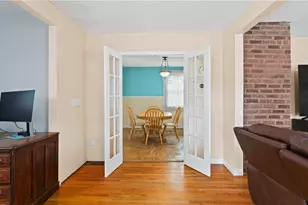 427 Elm St, Warwick, RI 02888 - Photo 6