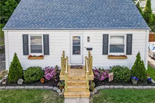 17 Caporal St, Cranston, RI 02910 - Photo 2