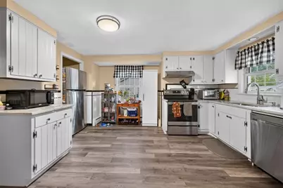 130 Vaughn Avenue, Warwick, RI 02886 - Photo 4