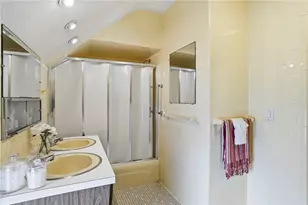 407 Smithfield Ave, Pawtucket, RI 02860 - Photo 32