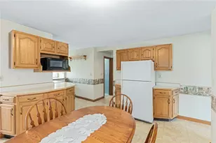 82 Owen Ave, Pawtucket, RI 02860 - Photo 10