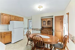 82 Owen Ave, Pawtucket, RI 02860 - Photo 6