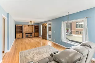 82 Owen Ave, Pawtucket, RI 02860 - Photo 4