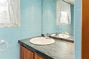 82 Owen Ave, Pawtucket, RI 02860 - Photo 12