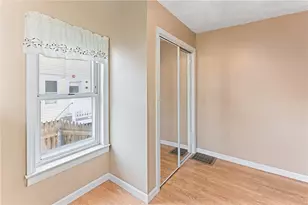 82 Owen Ave, Pawtucket, RI 02860 - Photo 16