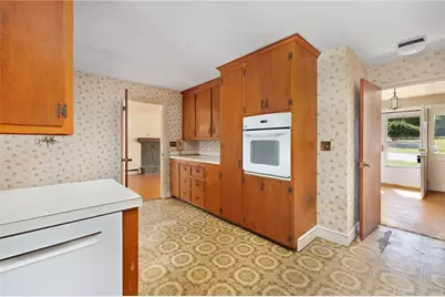 7 Westwood Drive, Portsmouth, RI 02871 - Photo 12