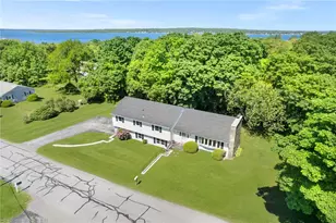 7 Westwood Dr, Portsmouth, RI 02871 - Photo 2