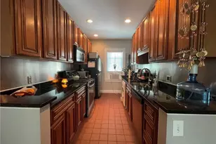 3 Bayview Ave, Bristol, RI 02809 - Photo 2
