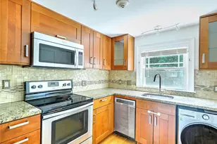 145 Butler Ave, Providence, RI 02906 - Photo 6