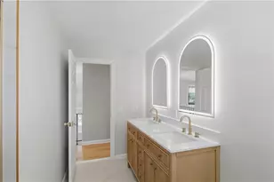 247 Asylum Rd, Warwick, RI 02886 - Photo 14