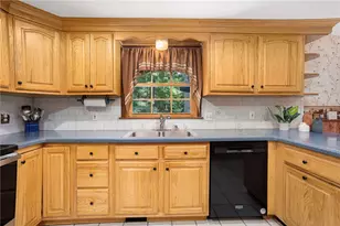 106 Wendy Ln, South Kingstown, RI 02879 - Photo 16