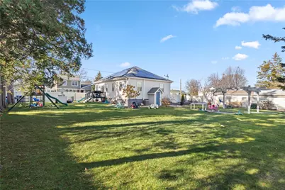 136 Windmill Street, Pawtucket, RI 02860 - Photo 20
