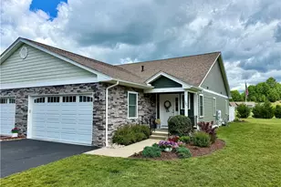 107 Bella Vista Cir, Glocester, RI 02859 - Photo 2