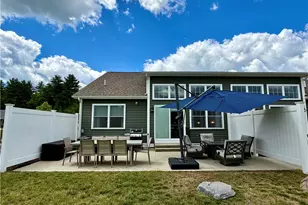107 Bella Vista Cir, Glocester, RI 02859 - Photo 6