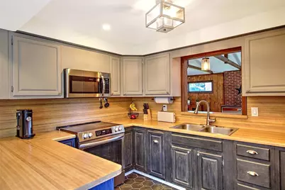 62 Meadowcrest Drive, Cumberland, RI 02864 - Photo 10