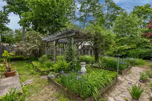 23 Lawndale Dr, Warwick, RI 02818 - Photo 44