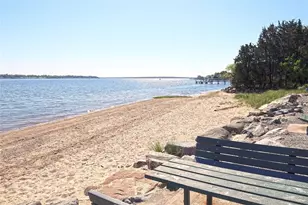 23 Lawndale Dr, Warwick, RI 02818 - Photo 4