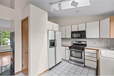 23 Lawndale Drive, Warwick, RI 02818 - Photo 12