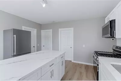 75 Baldwin Street, Pawtucket, RI 02860 - Photo 6