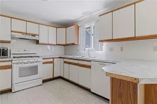 9 Tamarac Dr, Smithfield, RI 02828 - Photo 2