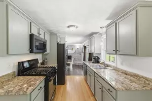 127 Sun Valley Dr, Cumberland, RI 02864 - Photo 8