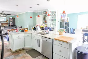 39 Sunrise Ave, West Warwick, RI 02893 - Photo 6